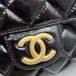 Pre Owned Chanel Wavy CC Hobo Black Crossbody Bag