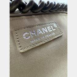 Pre Owned Chanel White Quilted Patent Leather Medium Boy Flap Bag