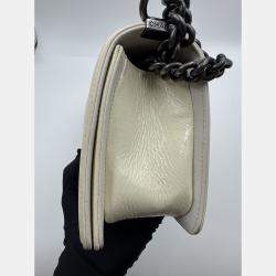 Pre Owned Chanel White Quilted Patent Leather Medium Boy Flap Bag
