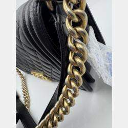 Pre Owned Chanel Black Quilted Leather Medium Boy Flap Bag