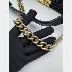 Pre Owned Chanel Black Quilted Leather Medium Boy Flap Bag