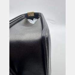 Pre Owned Chanel Black Quilted Leather Medium Boy Flap Bag