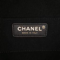 Pre Owned Chanel Black Quilted Lambskin Oval Logo Chain Top Handle Round Clutch on Chain