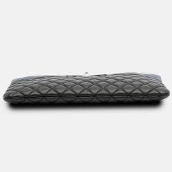 Pre Owned Chanel Black Navy Blue Large Bicolor Quilted Leather Pearl O Case Clutch