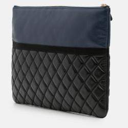Pre Owned Chanel Black Navy Blue Large Bicolor Quilted Leather Pearl O Case Clutch