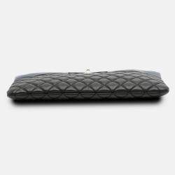 Pre Owned Chanel Black Navy Blue Large Bicolor Quilted Leather Pearl O Case Clutch