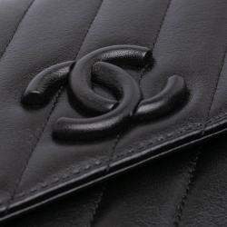 Pre Owned Chanel Black Diagonal Quilted Lambskin CC Signature Flap