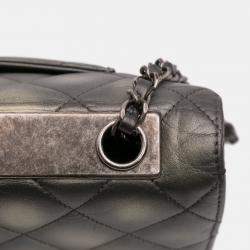 Pre Owned Chanel Grey Quilted Metallic Lambskin Trendy CC Flap