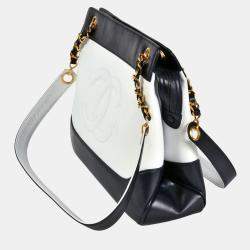 Pre Owned Chanel White Navy Leather Shoulder Bag