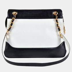 Pre Owned Chanel White Navy Leather Shoulder Bag