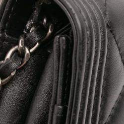 Pre Owned Chanel Black Quilted Lambskin Boy Wallet On Chain