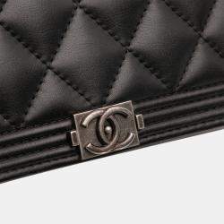 Pre Owned Chanel Black Quilted Lambskin Boy Wallet On Chain
