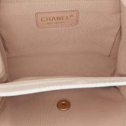 Pre Owned Chanel White CC Quilted Aged Calfskin Accordion Flap