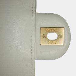 Pre Owned Chanel White Small Lambskin Chic Pearls Flap