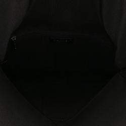 مملوكة مسبقًا حقيبة كلتش شانيل سوداء جلد حمل مبطن CC