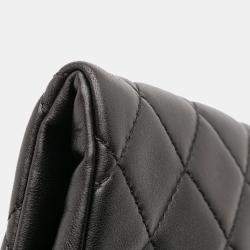 مملوكة مسبقًا حقيبة كلتش شانيل سوداء جلد حمل مبطن CC