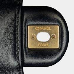 Pre Owned Chanel Black CC Quilted Calfskin Round Moon Messenger Flap