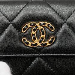 Pre Owned Chanel Black Quilted Lambskin Chanel 19 Card Holder On Chain