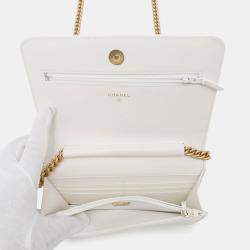 Pre Owned Chanel Boy White Soft Caviar Leather Round Chain Wallet