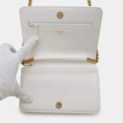 Pre Owned Chanel Boy White Soft Caviar Leather Round Chain Wallet