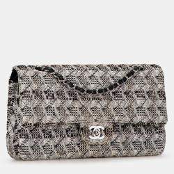 Pre Owned Chanel Black/White Medium Classic Tweed Double Flap