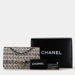 Pre Owned Chanel Black/White Medium Classic Tweed Double Flap