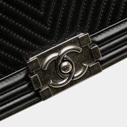 Pre Owned Chanel Black Medium Chevron Calfskin Boy Flap