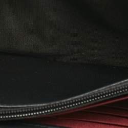 مملوكة مسبقًا محفظة شانيل جلد مبطن أسود 19 بسلسلة