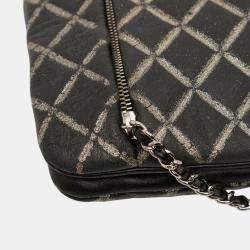 Pre Owned Chanel Black Quilted Metallic Distressed Lambskin CC Crystal Flap