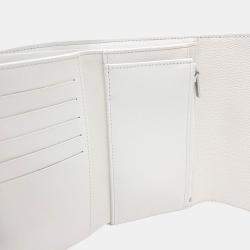 Pre Owned Chanel White Caviar Leather Caviar Medium Wallet