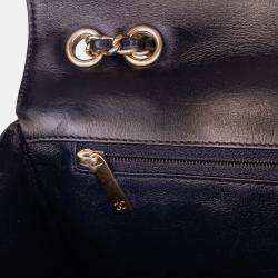 Pre Owned Chanel Black CC Horizontal Quilted Lambskin Double Flap