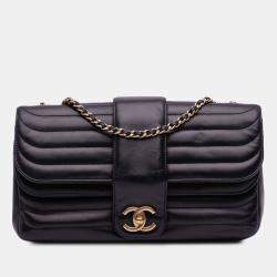 Pre Owned Chanel Black CC Horizontal Quilted Lambskin Double Flap