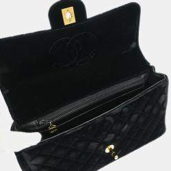 مملوكة مسبقًا Chanel Black Velvet Handbag