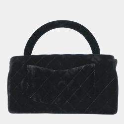 مملوكة مسبقًا Chanel Black Velvet Handbag