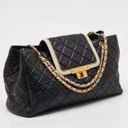 مملوكة مسبقًا Chanel Black/Cream Quilted Leather East/West Mademoiselle Accordion Flap Bag