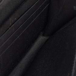 مملوكة مسبقًا Chanel Black Quilted Caviar Leather Boy Wallet On Chain