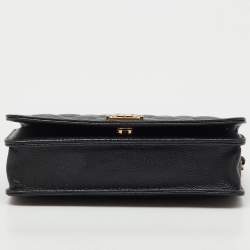 مملوكة مسبقًا Chanel Black Quilted Caviar Leather Boy Wallet On Chain
