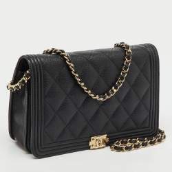 مملوكة مسبقًا Chanel Black Quilted Caviar Leather Boy Wallet On Chain
