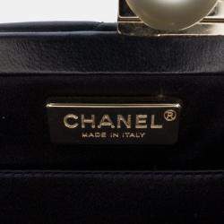 Pre Owned Chanel Navy Blue CC Quilted Lambskin Pearl Evening Baguette Clutch