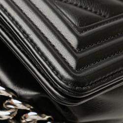 Pre Owned Chanel Black Old Medium Chevron Lambskin Boy Flap