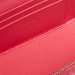 Pre Owned Chanel Pink Quilted Leather Small Vanity Case With Chain