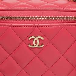Pre Owned Chanel Pink Quilted Leather Small Vanity Case With Chain