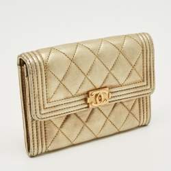 مملوكة مسبقًا Chanel Gold Quilted Leather Boy Flap Wallet