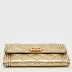 مملوكة مسبقًا Chanel Gold Quilted Leather Boy Flap Wallet