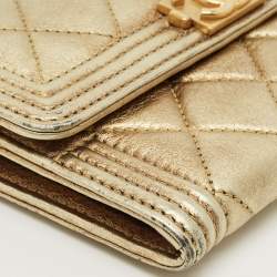 مملوكة مسبقًا Chanel Gold Quilted Leather Boy Flap Wallet