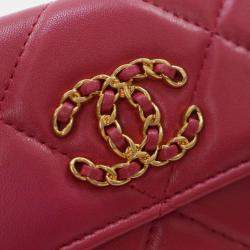 Pre Owned Chanel Red Quilted Lambskin Chanel 19 Card Holder On Chain