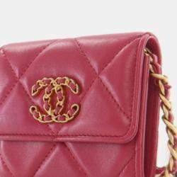Pre Owned Chanel Red Quilted Lambskin Chanel 19 Card Holder On Chain