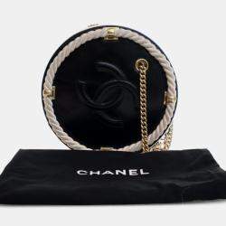 Pre Owned Chanel Black White Crumpled Calfskin En Vogue Round Bag