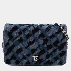 مملوكة مسبقًا Chanel Blue Denim and Velvet Wallet On Chain