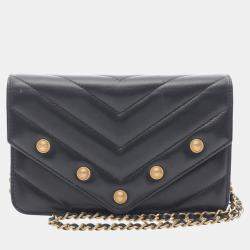 Pre Owned Chanel Black Chevron Lambskin Button Wallet On Chain